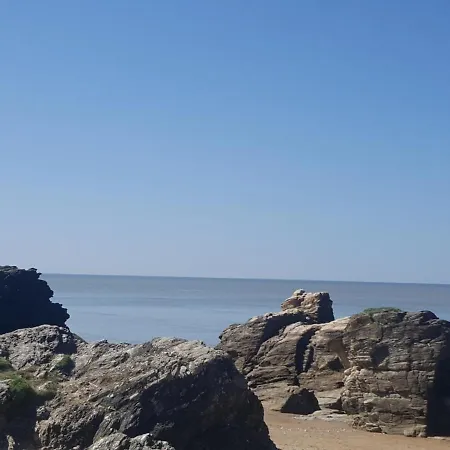 Charmante Maison F2 A 200m Du Centre & 300m De La Plage Avec Terrasse Et Parking - Fr-1-612-5 Holiday home *