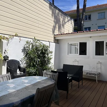 Charmante Maison F2 A 200m Du Centre & 300m De La Plage Avec Terrasse Et Parking - Fr-1-612-5 Holiday home *